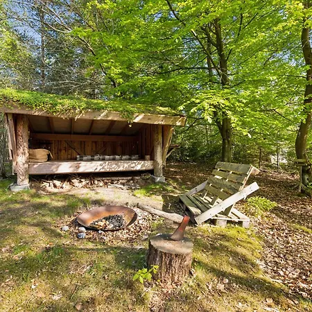 Enjoy The Peace And Charm Of Cosy Little Surrounded By Forest And Nature Close To And Family Attractions Nyaraló