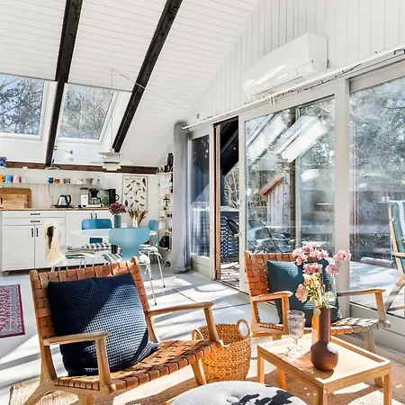 Nyaraló Enjoy The Peace And Charm Of Cosy Little Surrounded By Forest And Nature Close To And Family Attractions Ebeltoft